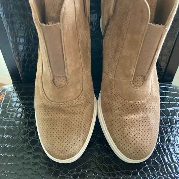 Linea Paolo tan suede booties 7 1/2 W - Picture 15 of 16